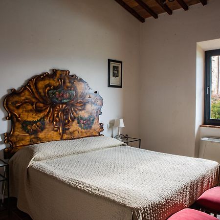 Le 7 Camicie Aparthotel Castelnuovo dell'Abate Ruang foto