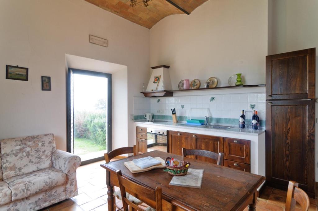 Le 7 Camicie Aparthotel Castelnuovo dell'Abate Bagian luar foto